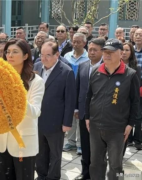 出人意料的动向！国民党主席郑丽文临来大陆前，特意向已离世51年的蒋先生报告此行。