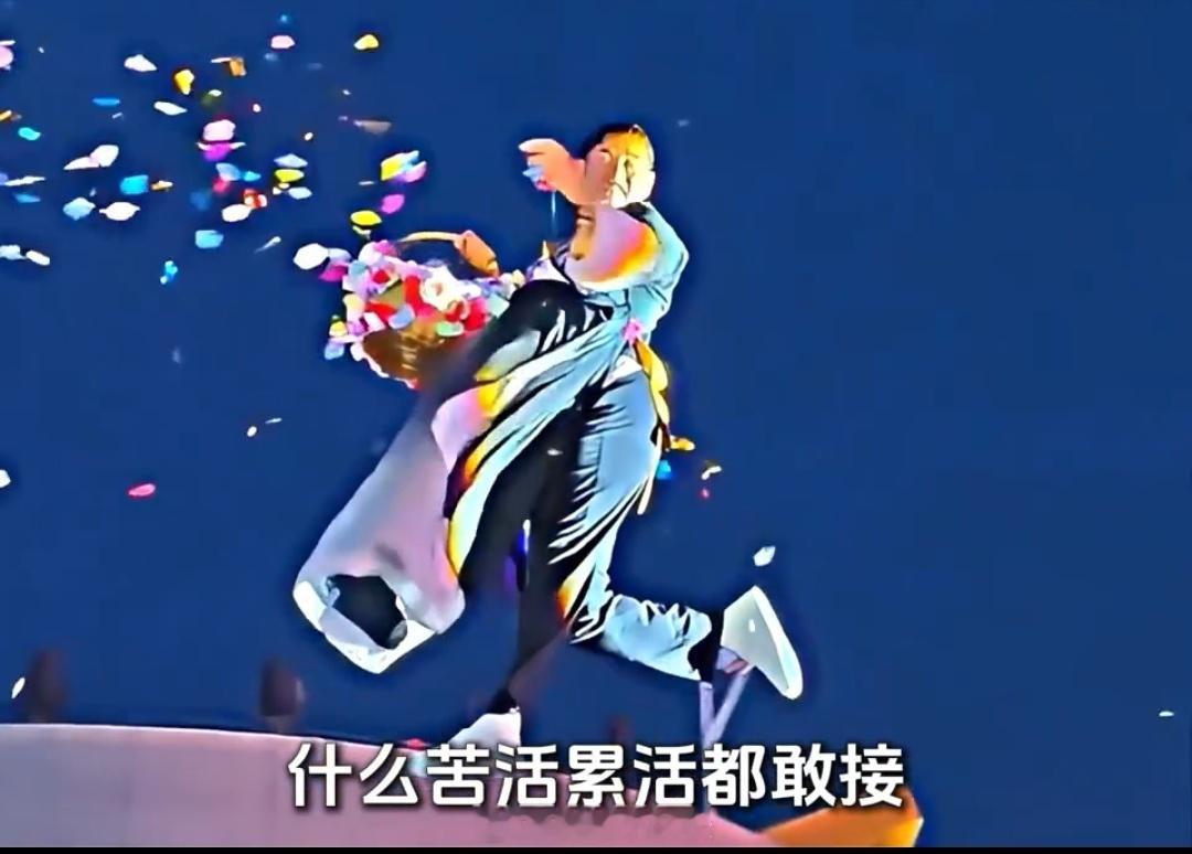 被网友戏称COS圈严父的朱之文，属实啥商演角色都愿意接。一会披重甲扮大将军，一会