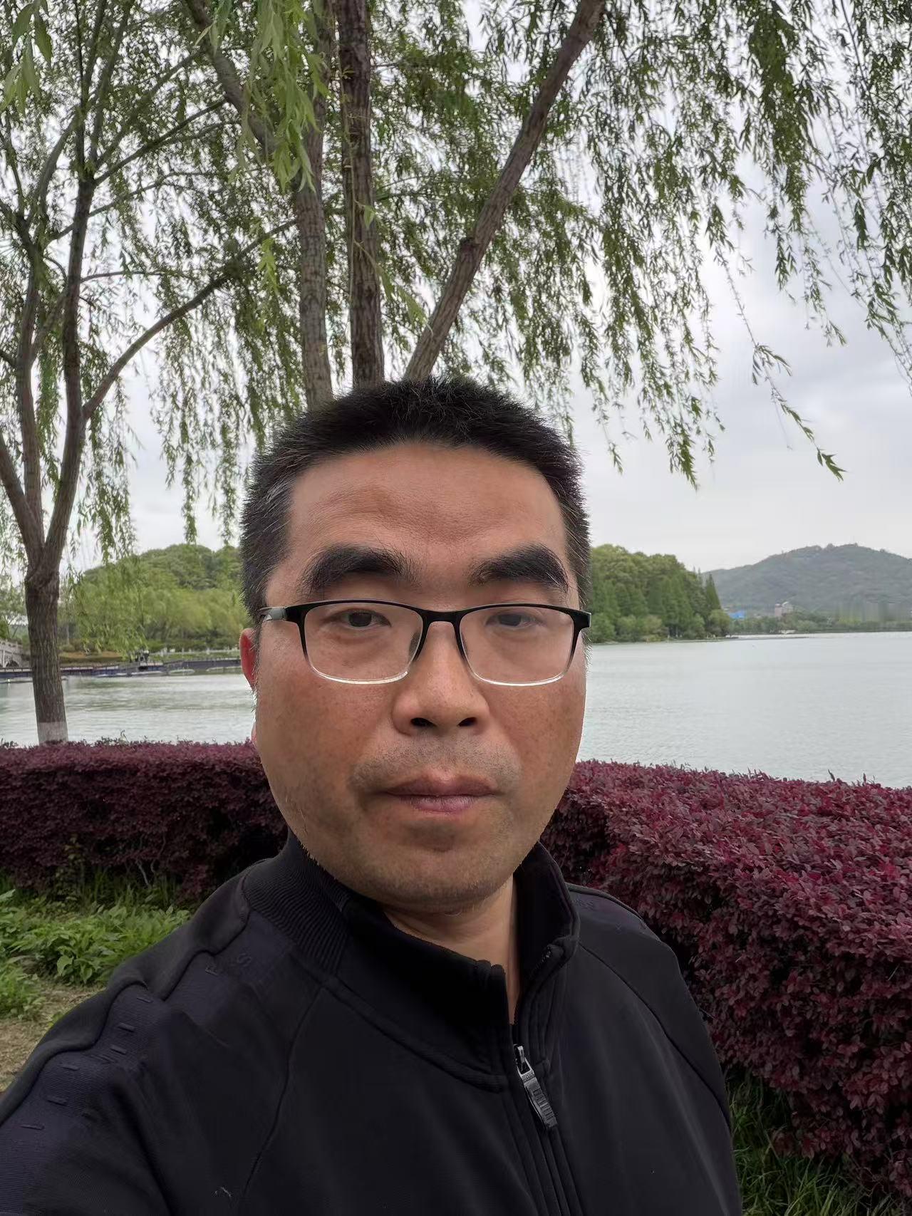 最近从各种渠道了解了某大厂即将发布的大模型产品，有一个深刻感想。现在的大厂其实是