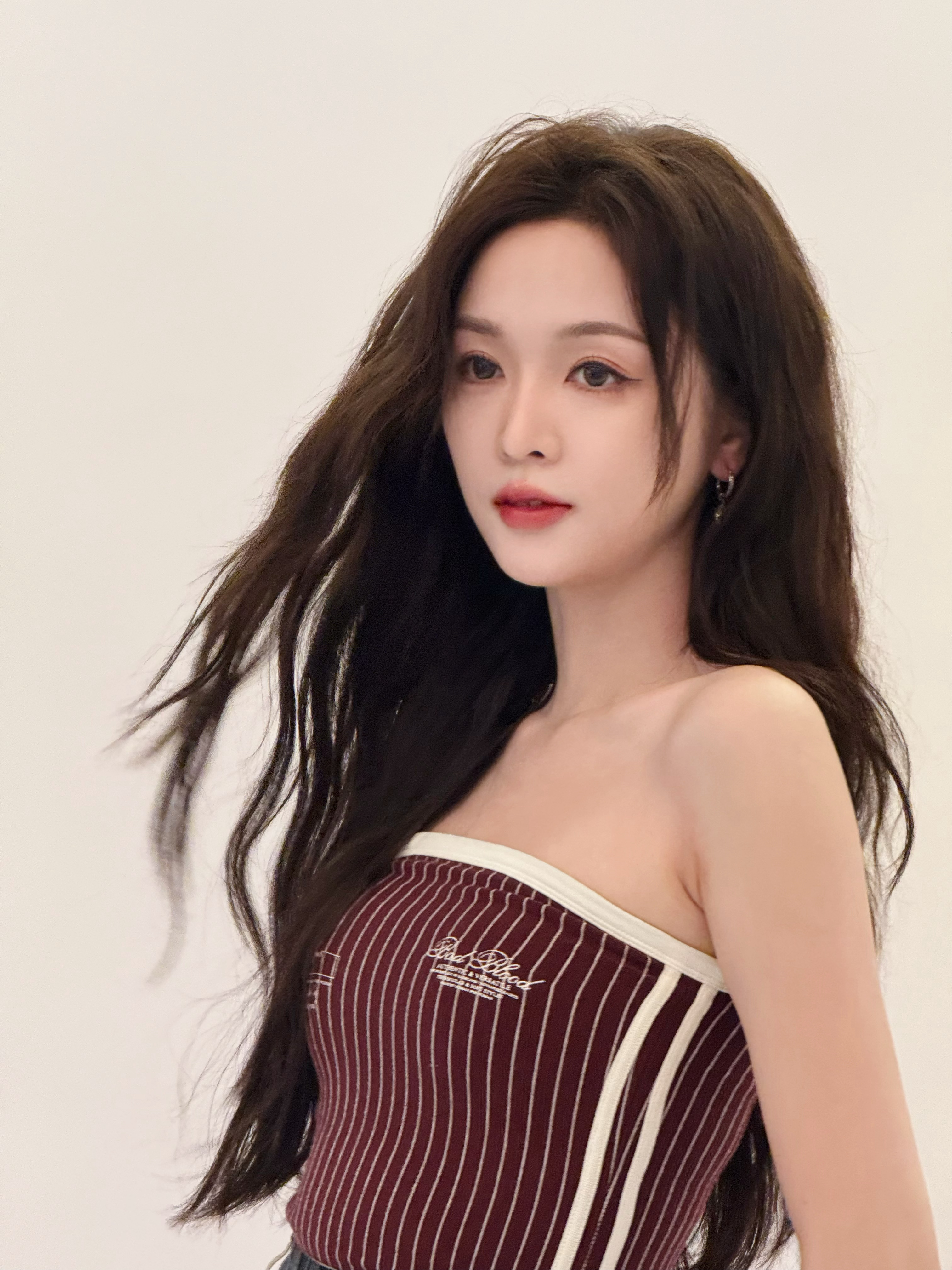 吴宣仪 在复制粘贴的时代，你是手写的诗