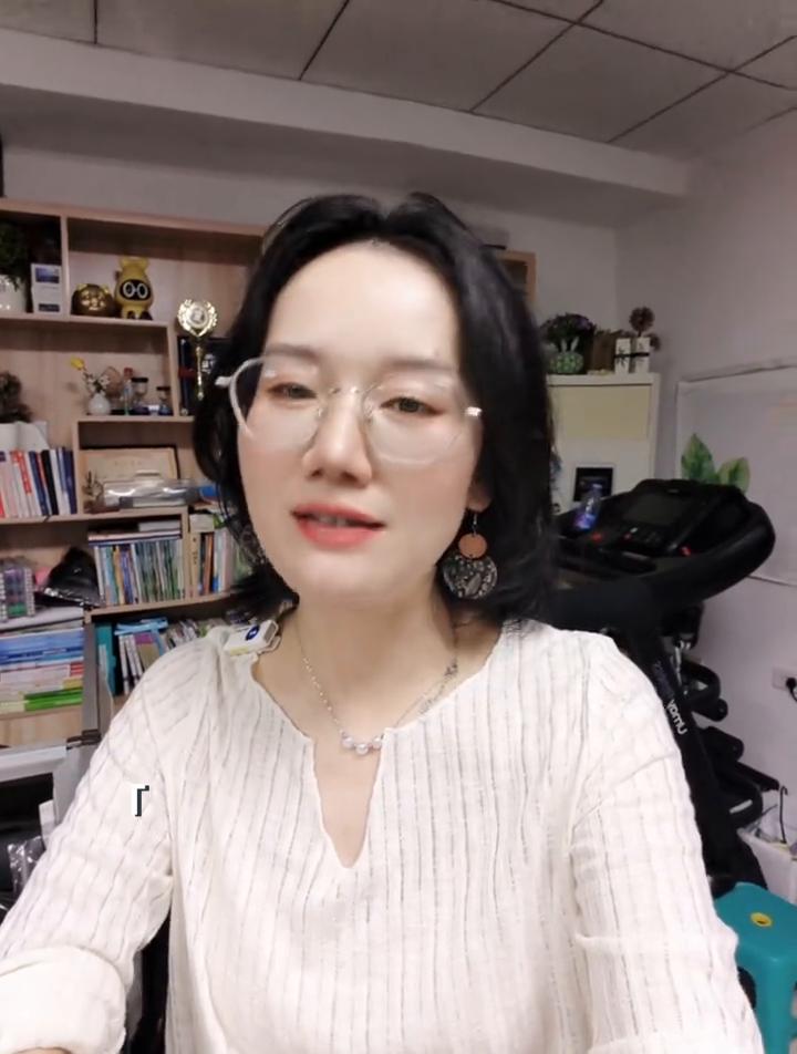 当你彩票中了1000万，但是忽然发现没有一类卡，这个时候该怎么办？
哈喽大家好，