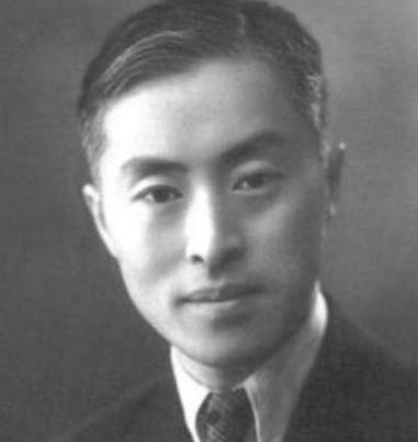 为打倒叛徒父亲，儿子毅然参军，开国大典时被告知：你父亲是特工，这个参军的年轻人叫