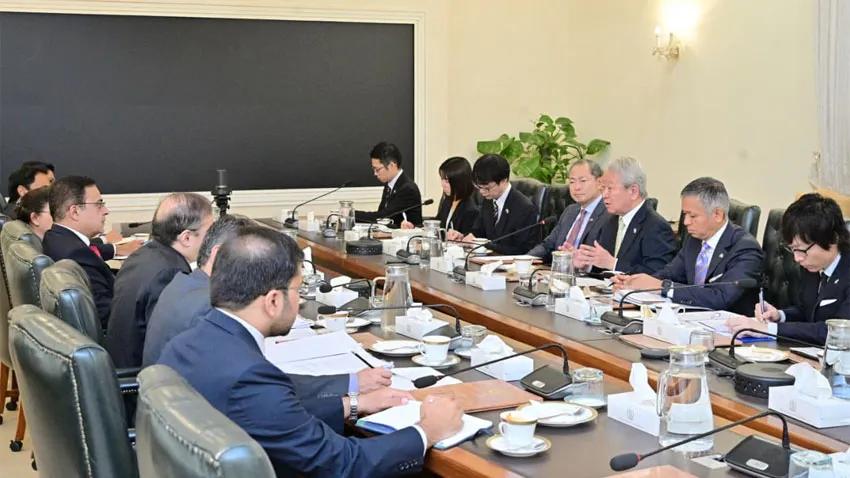 巴基斯坦正式邀请日本为ML-1铁路项目融资。
日本现在的外交政策是“中国投资哪里