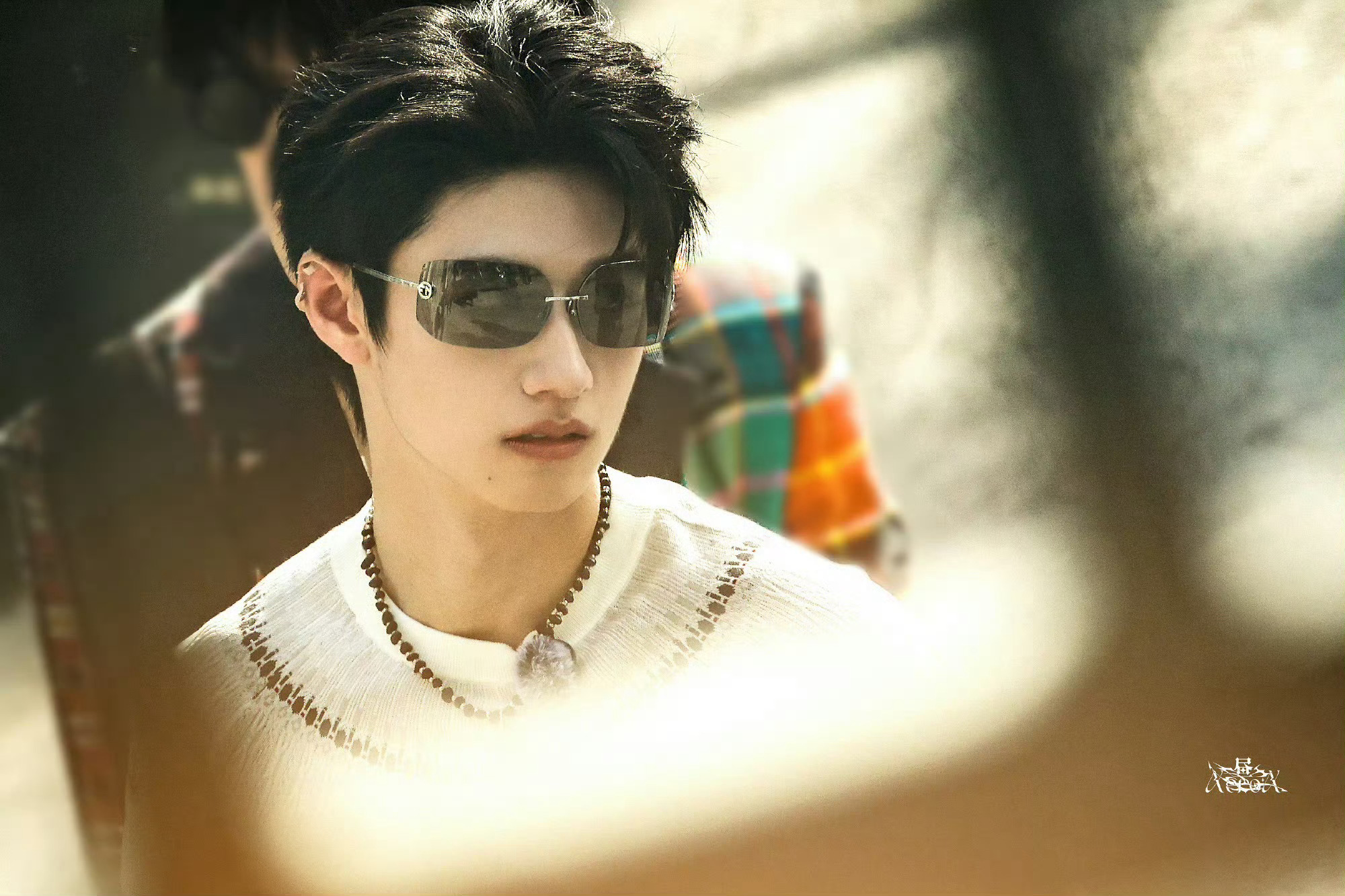 朱志鑫 路透造型分享：朱志鑫上身 Look 来自MAJOR CRUSH 羽絮夹克