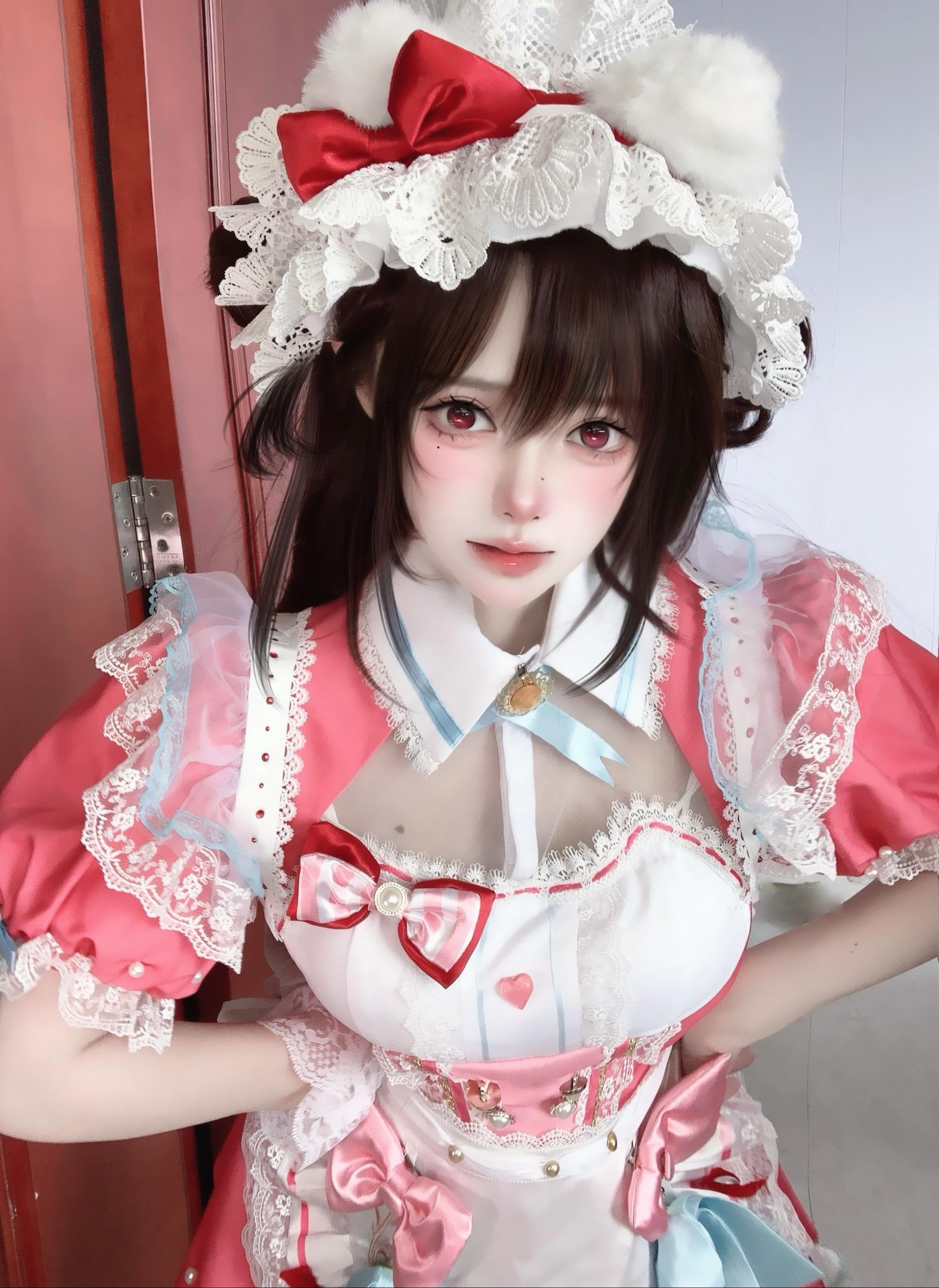 玩的菜叫我进厂，可是我下班还是要玩游戏的呀！ 胡桃cos 甜妹