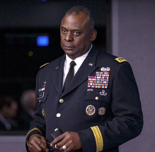 据传，前国防部长劳奥斯汀曾经写信给特朗普总统，请求他不要与伊朗开战。奥斯汀在担任