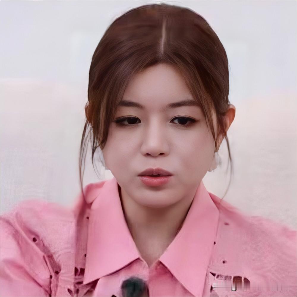 看了“我家那闺女”，我真的忍不住了。
陈妍希你可以继续恋爱
也可以不再结婚，但能