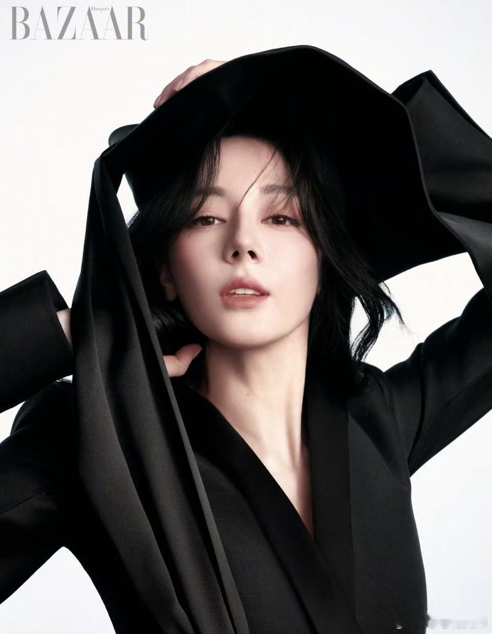 迪丽热巴时尚芭莎开年刊女王范，时尚杂志只有人时尚才时尚迪丽热巴Fashion全场