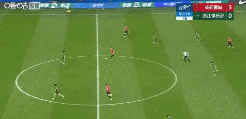 拜合拉木，这不就是中国的哈兰德吗？
拜合拉木的球技已经有很大提高了，加上他积极的