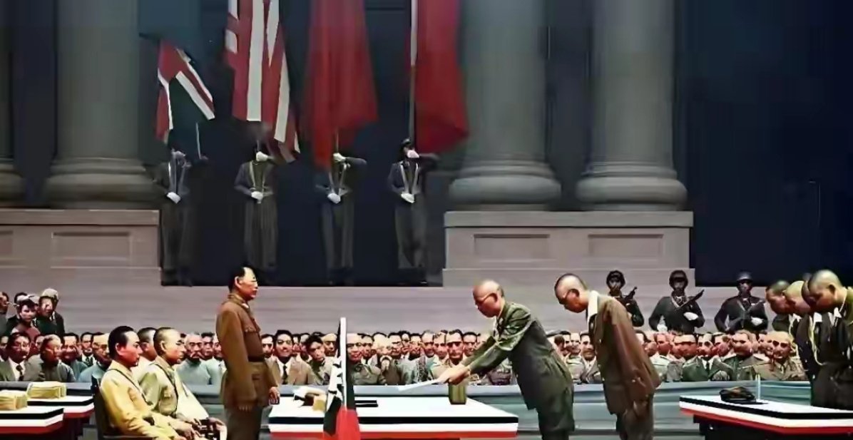 一个无条件投降的战败国，在战败纪念日却公然为军国主义招魂，居然有脸站上道德制高点