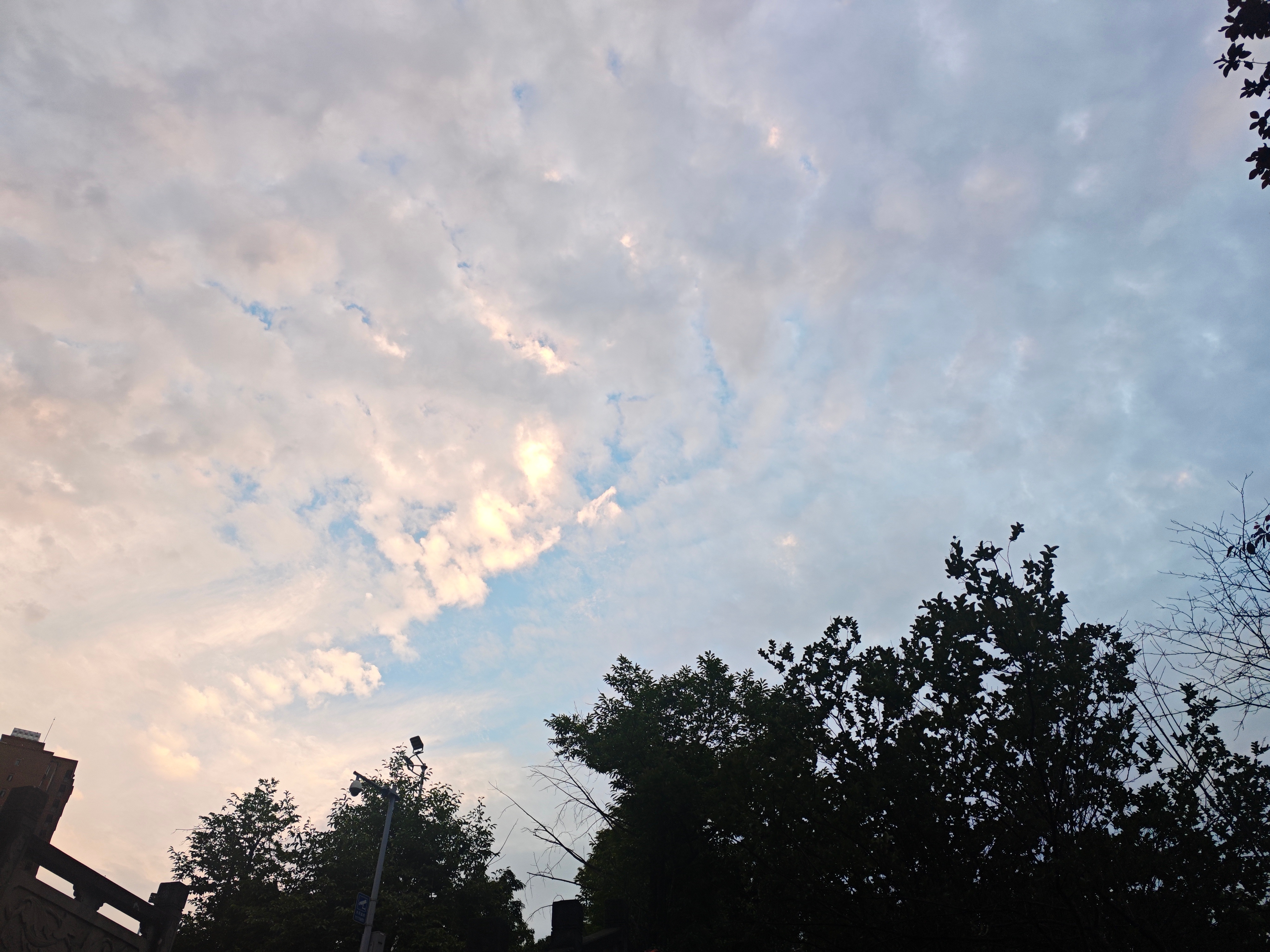 创纽北SUV新纪录车手是小米工程师太牛了！工程师当车手，直接在纽北把SUV纪录给