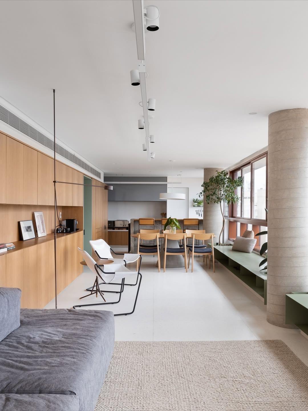 220㎡大平层的“高级松弛感”：中性色调打底显大又治愈。清新脱俗装修风格 家