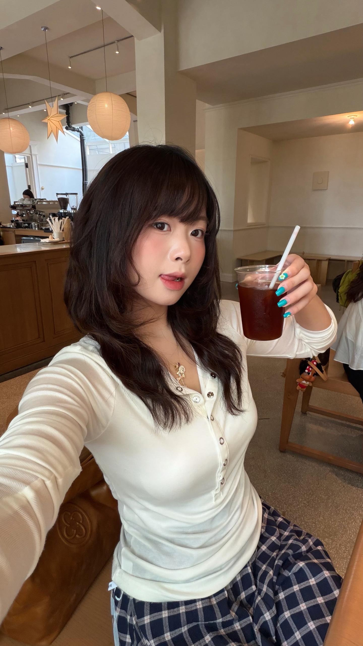 完美的发型 妆容 穿搭  不愧是完美的女人