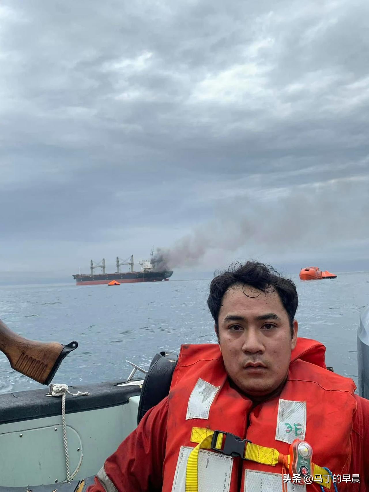 特朗普刚说完让大家安心通过霍尔木兹海峡，会有美国海军保护！结果泰国的货船就因为听