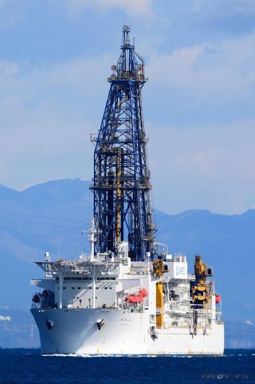 日本公布稀土泥开采全过程，暴露三大意图!
1，首要目的，是安抚国内汽车、半导体、