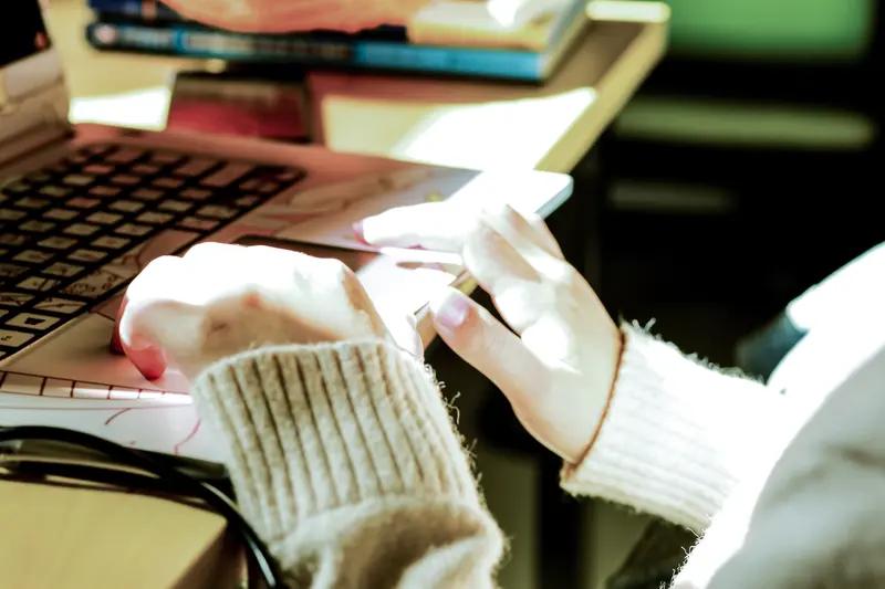 2025年11月19日，江苏科技大学发布通报，认定该校曾任首席科学家的郭某存在严