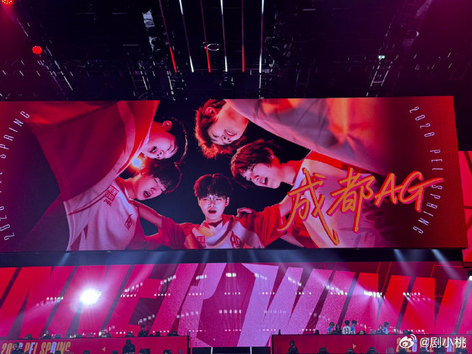 AG协同配合吃下一鸡AG团战实力全程在线🚩，队员协同默契度拉满，8淘汰吃鸡稳拿