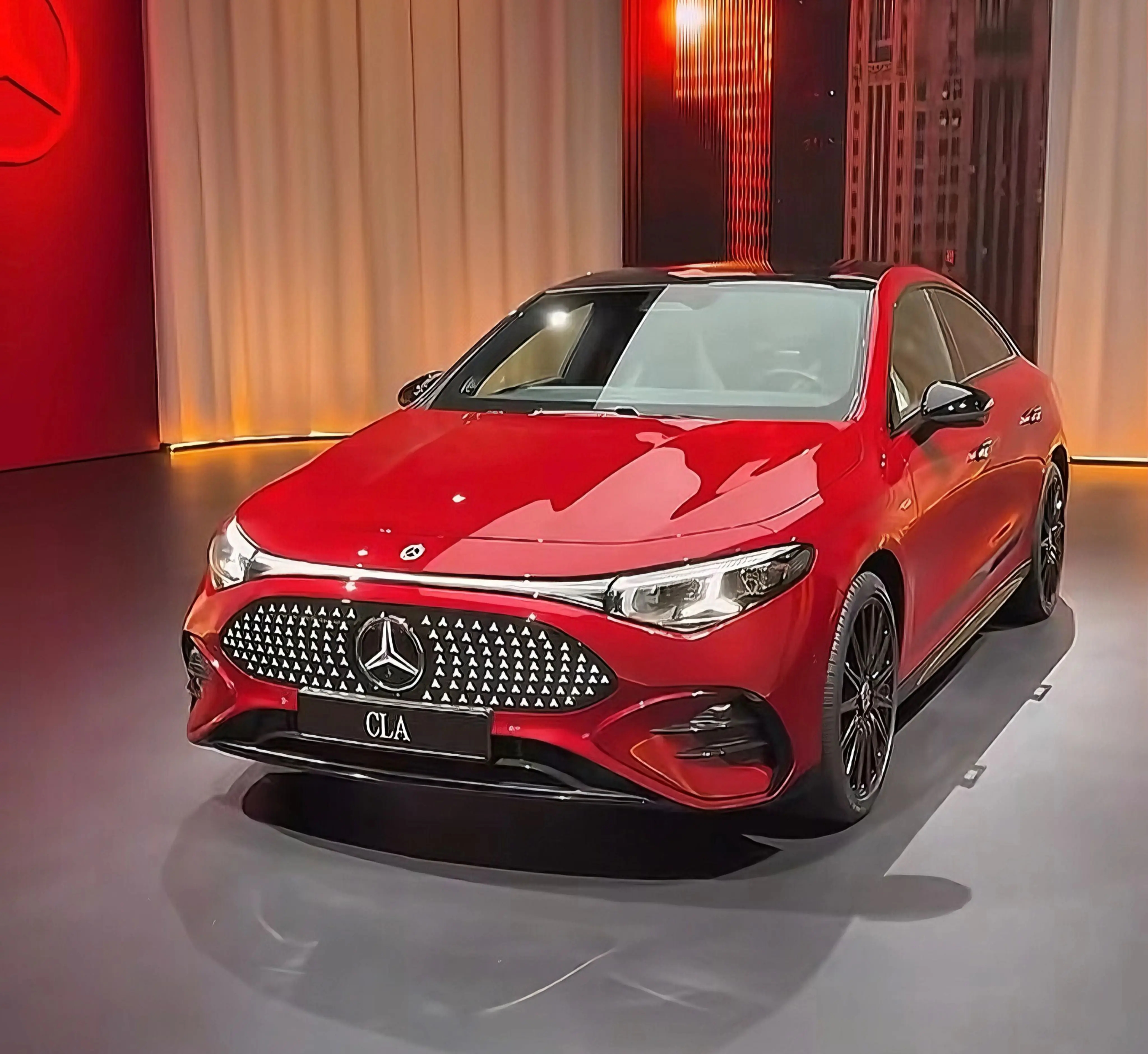 现在车市价格战卷到飞起，奔驰段总那句 “知道大家等价格焦虑，先给痛快价” 真的说