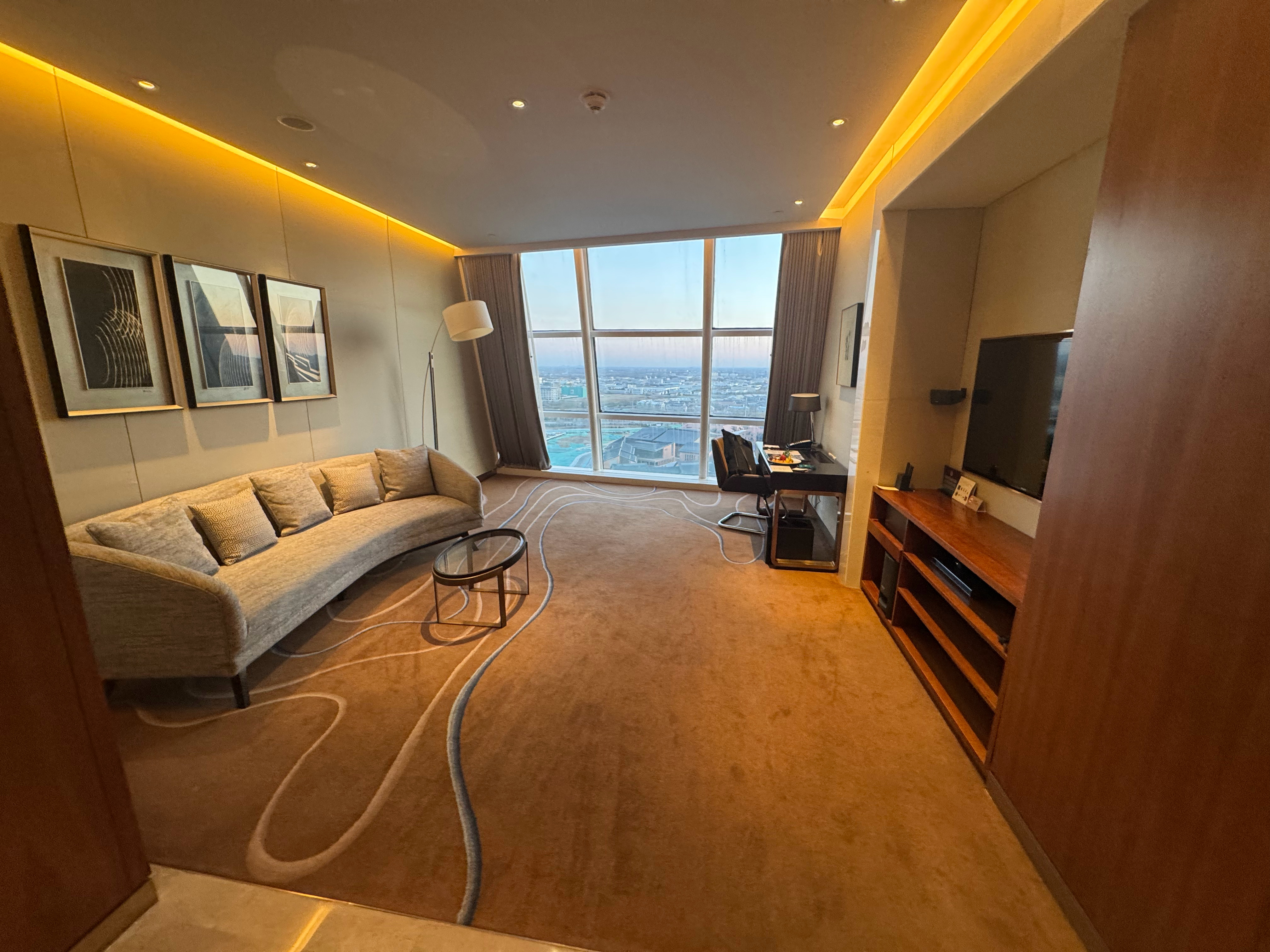 来北京参加捷途发布会，还给我弄了个套房。这卫生间真大，比我家都大。捷途旅行者CD