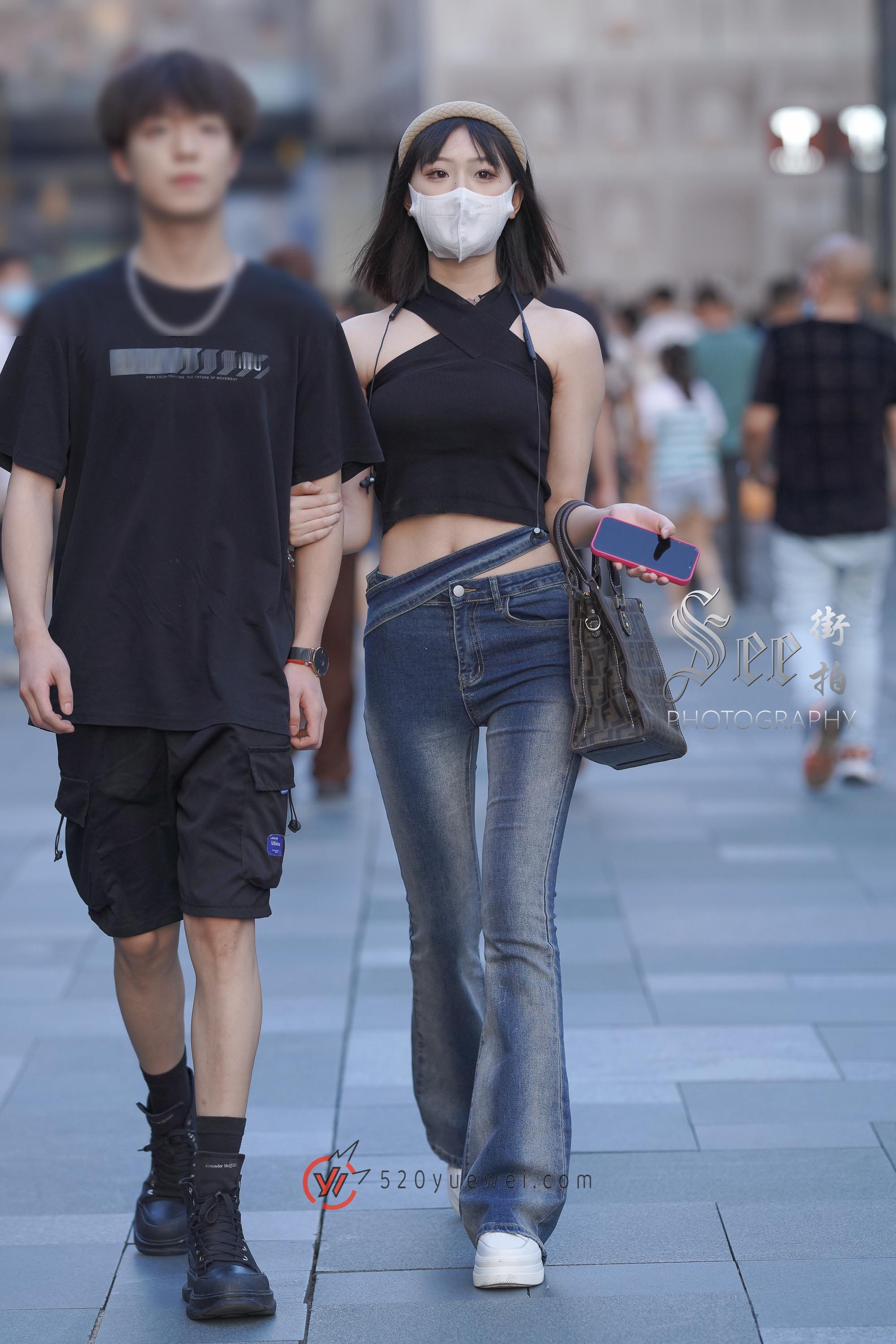小白鞋牛仔裤，阳光甜美~~ 