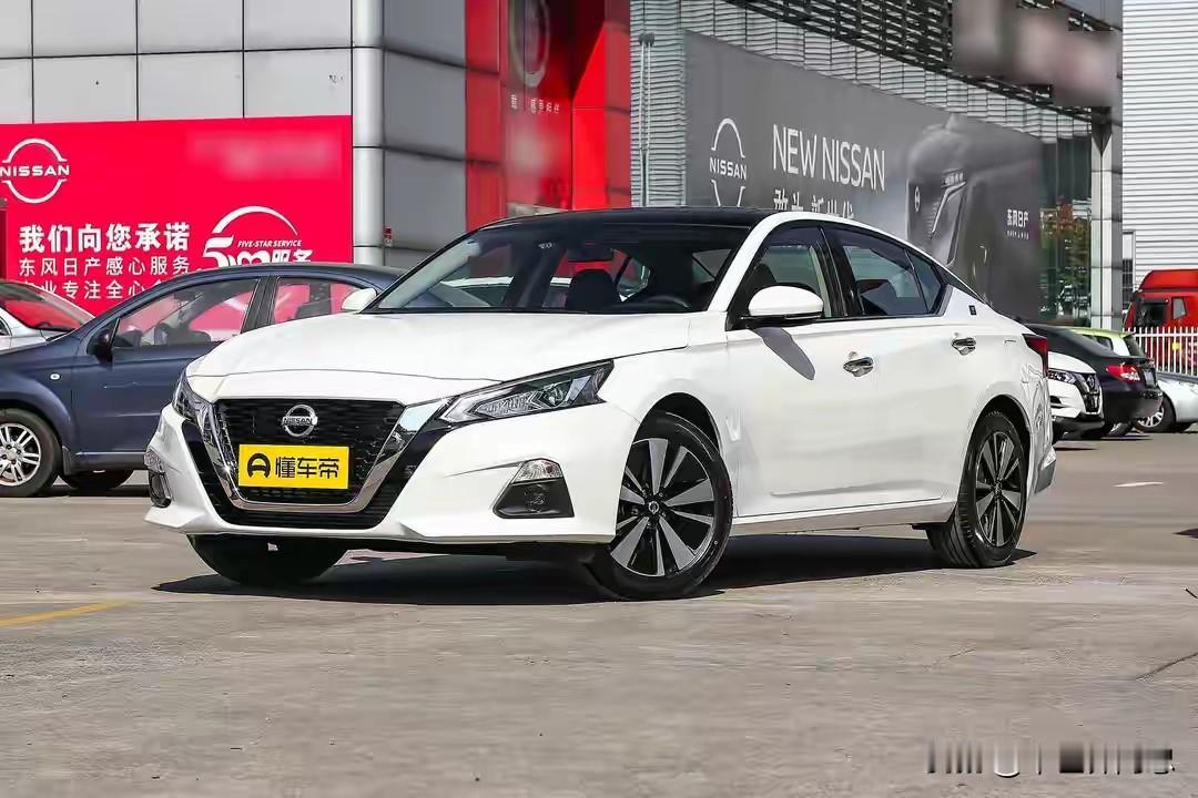 燃油车市场又变天了！日系品牌车型又吃香了，轩逸重夺冠军，丰田凯美瑞杀入前四，锋兰