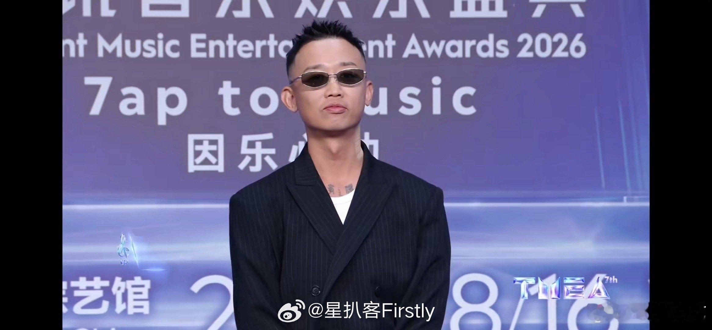 GAI红毯镜头表现力GAI希望观众看自己演唱会物有所值姿态、眼神全部在线，GAI