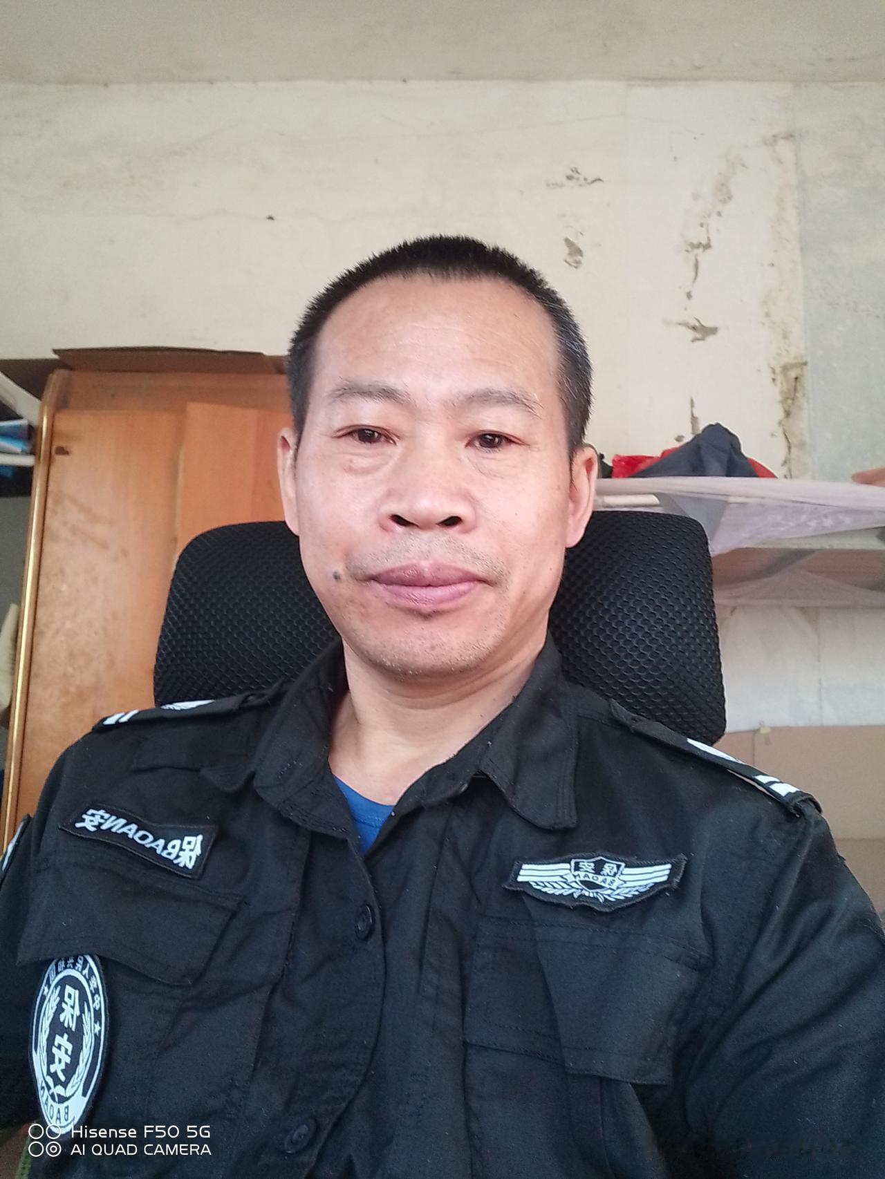 2026.04.25，去年朋友让我去小区做保安，买了一套衣服，才做了一天，感觉太