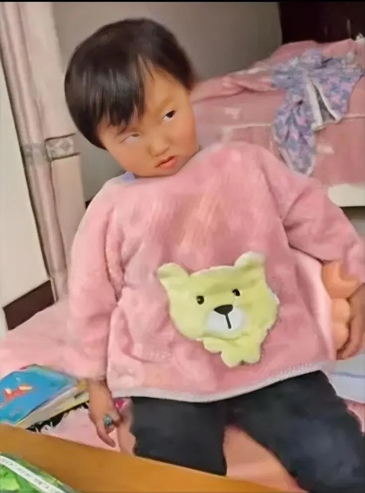小满儿太可爱了，妈妈被小满儿说的哑口无言，都混成这样了真是悲催。
小满儿说，我真