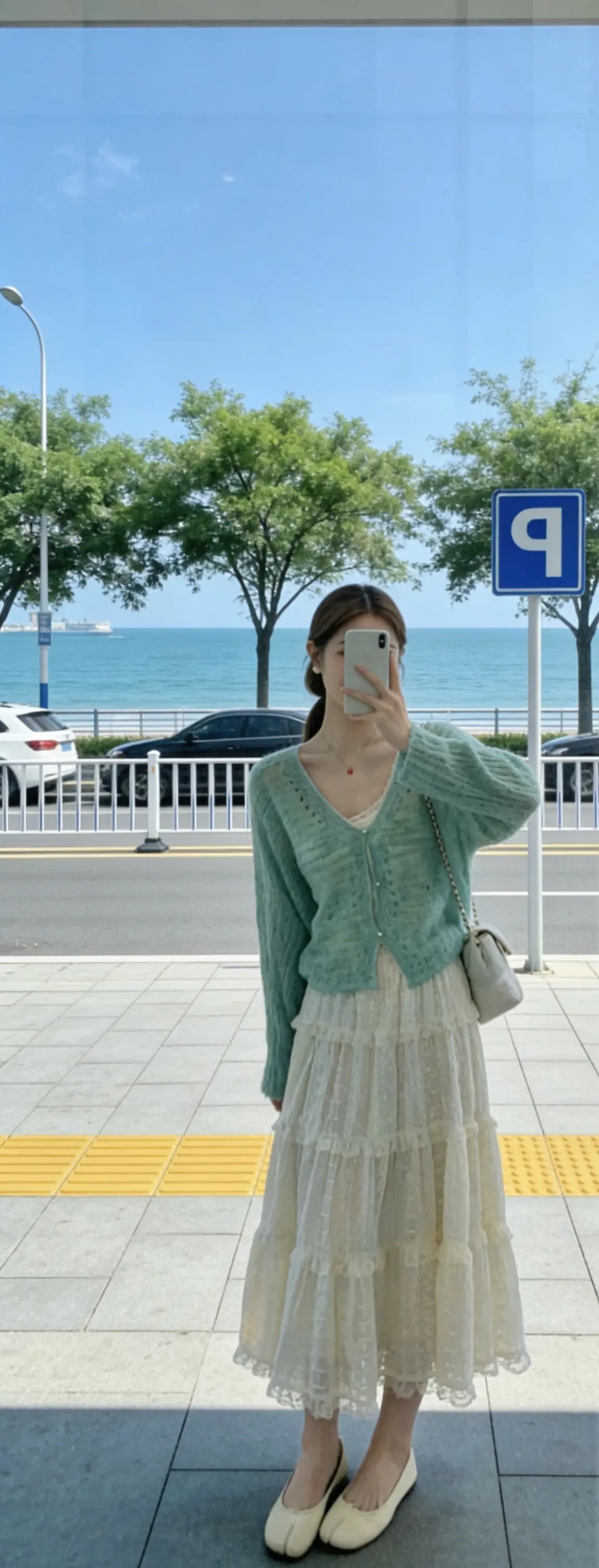 成年人的世界，各有各的难言之隐，各有各的身不由己，那些不能诉说的心事...