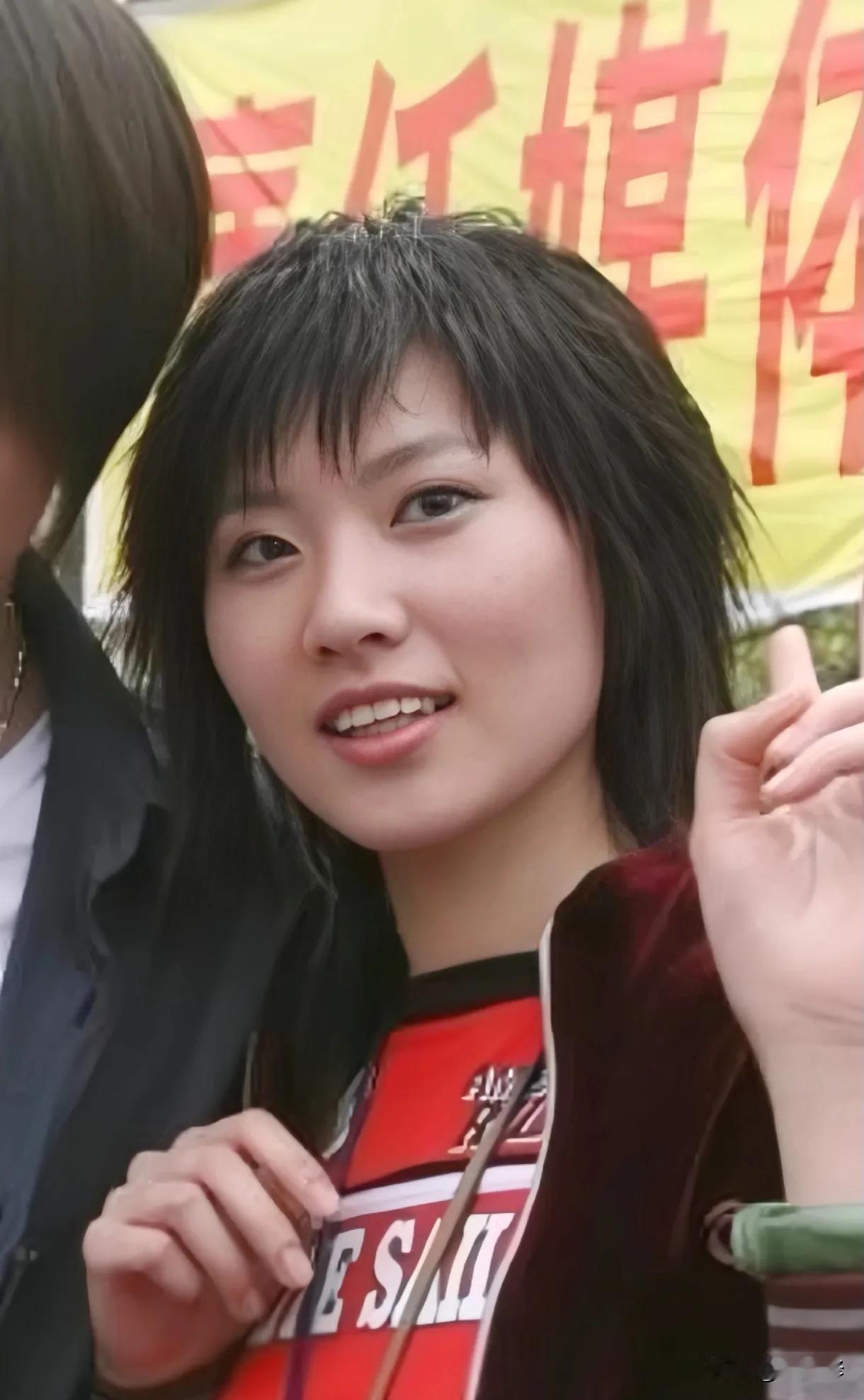 反腐宣传片曝光后，李铁的媳妇依然拒退赃款，很多人说李铁被龙菲“坑了2.7个亿”，