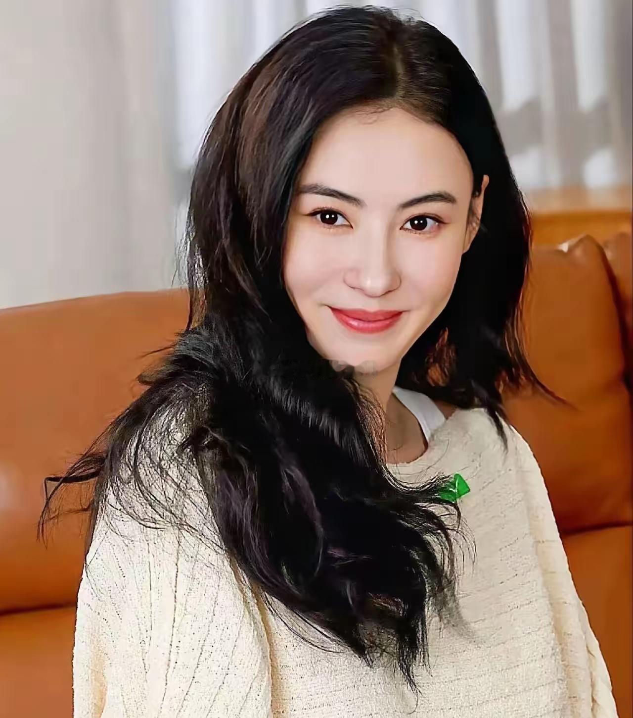 张柏芝为啥不再婚？这事儿其实没那么复杂。
        外面很多人猜，说她是不