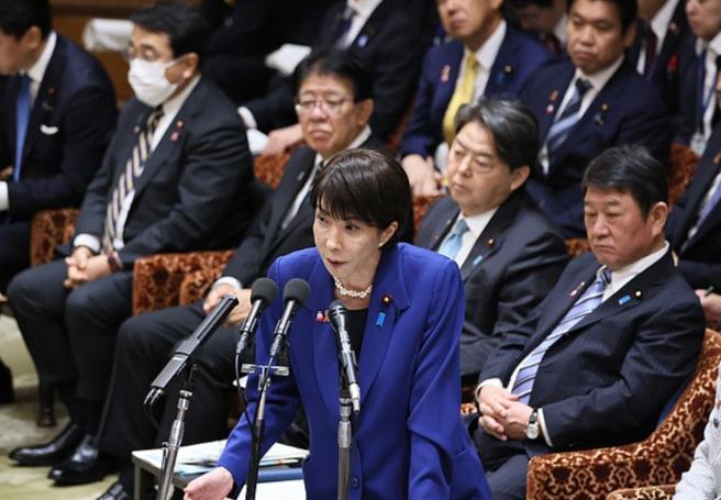 日本议员当面质问高市早苗：北方四岛你说是日本的，那为什么不去找俄罗斯要，专门盯着