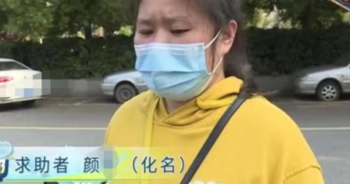 介绍人带盲人按摩女相亲，2女1男同睡一张床，男子与按摩女发生关系后，介绍人全程围