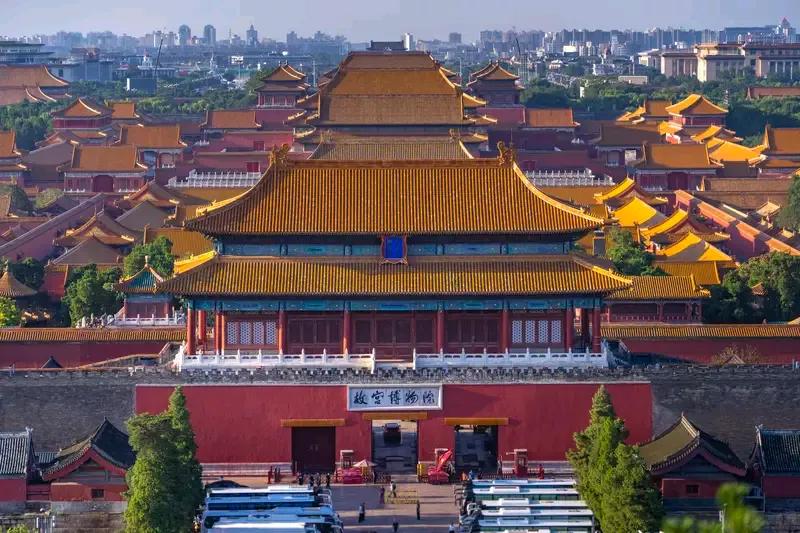 今次国庆节期间预计有200万人次跨境旅行，这里面有咱国内游客，也有外国游客。
