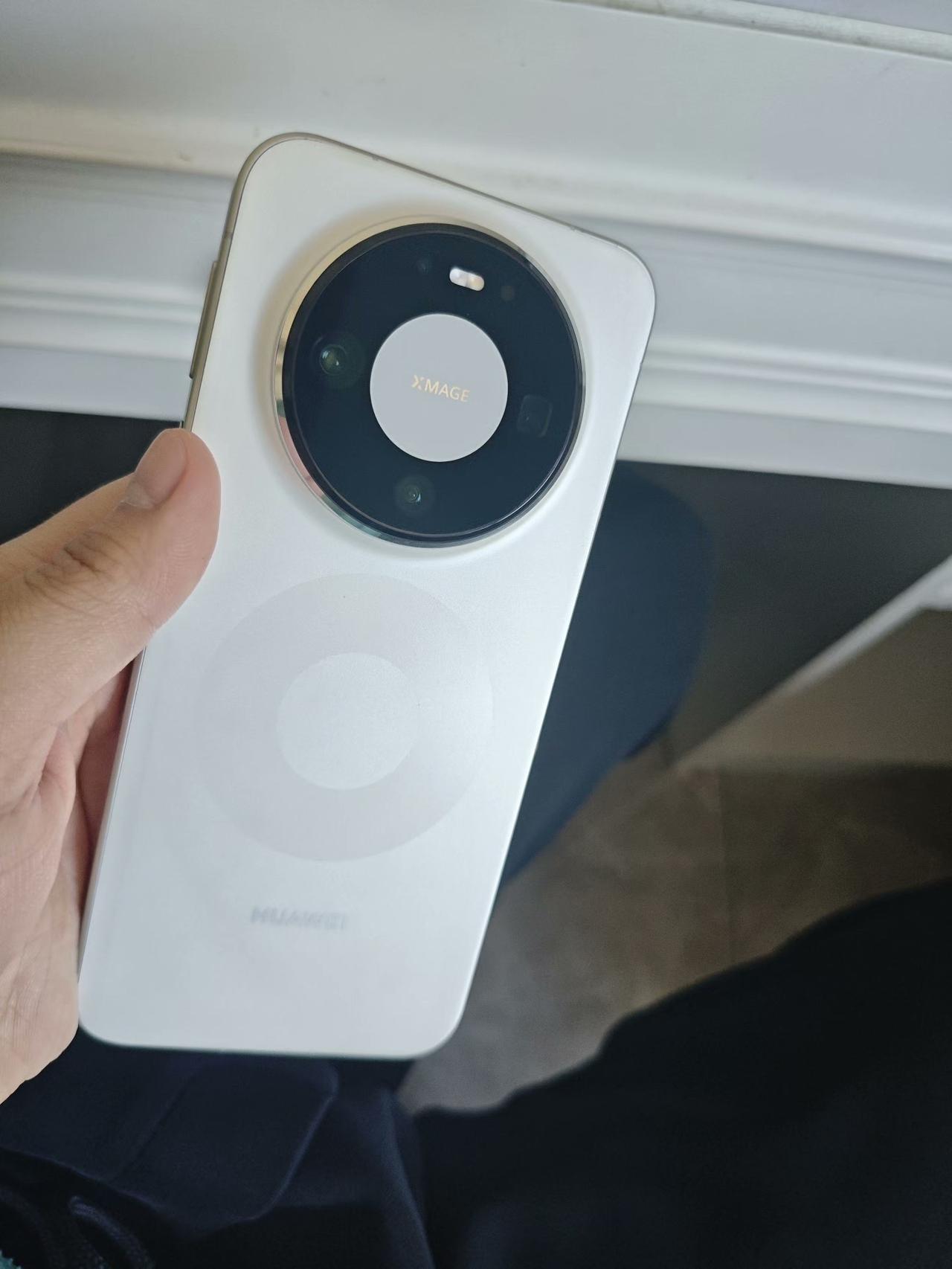 今年换手机的朋友应该都发现了，各大品牌旗舰机一路涨价，想选个大内存版本，随随便便