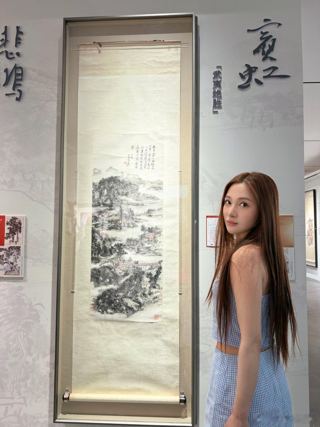 看了画展 感慨古人智慧 看到泛黄又保护的很好的纸张仿佛感受到百年前作画时的情景 