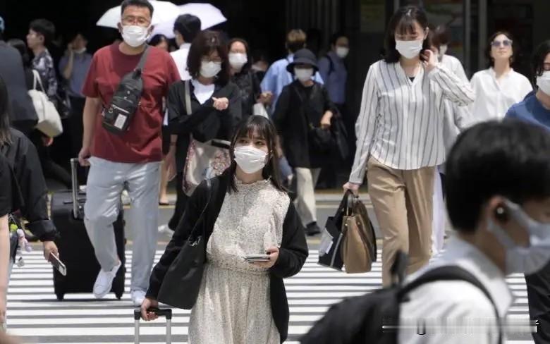 5个数据撕开假象！日本女性拼命瘦，只为迎合别人？
 
你有没有听过一种苛刻标准：