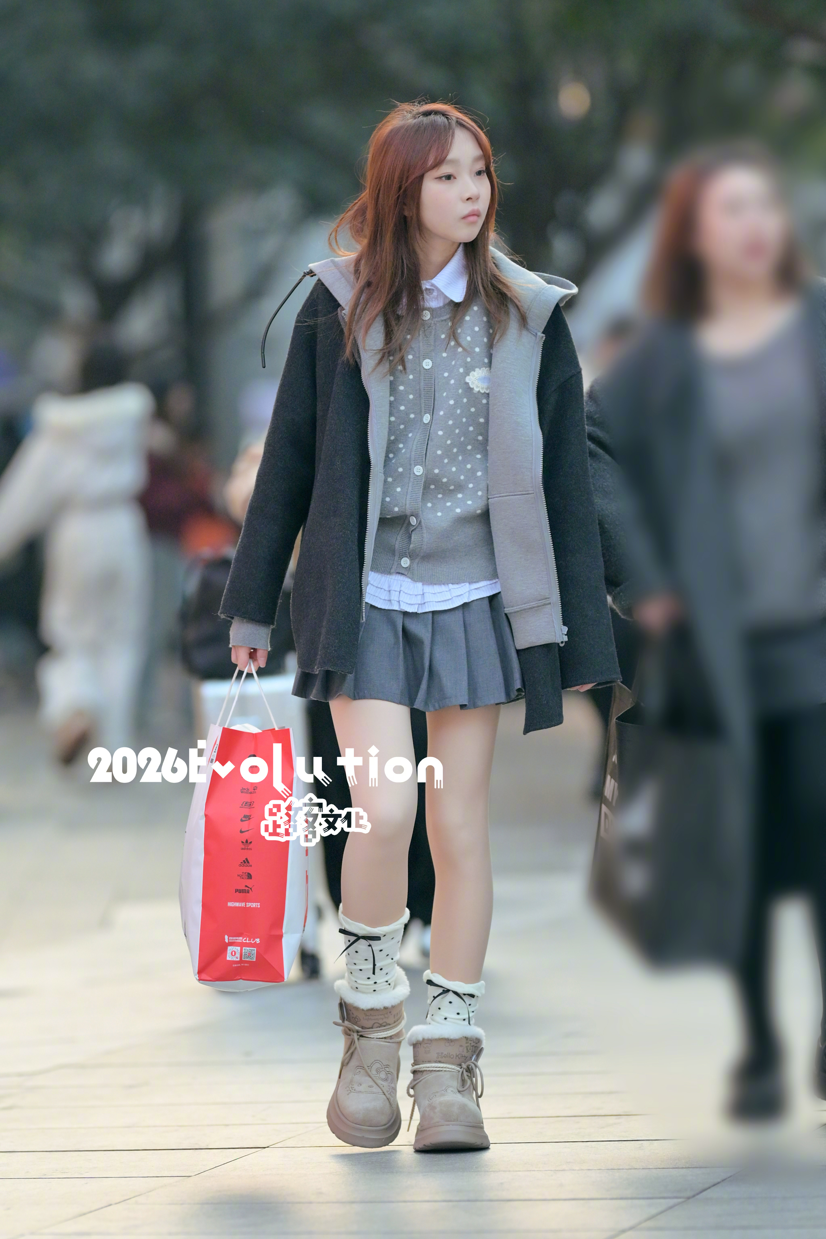 小姐姐有点可爱哈 