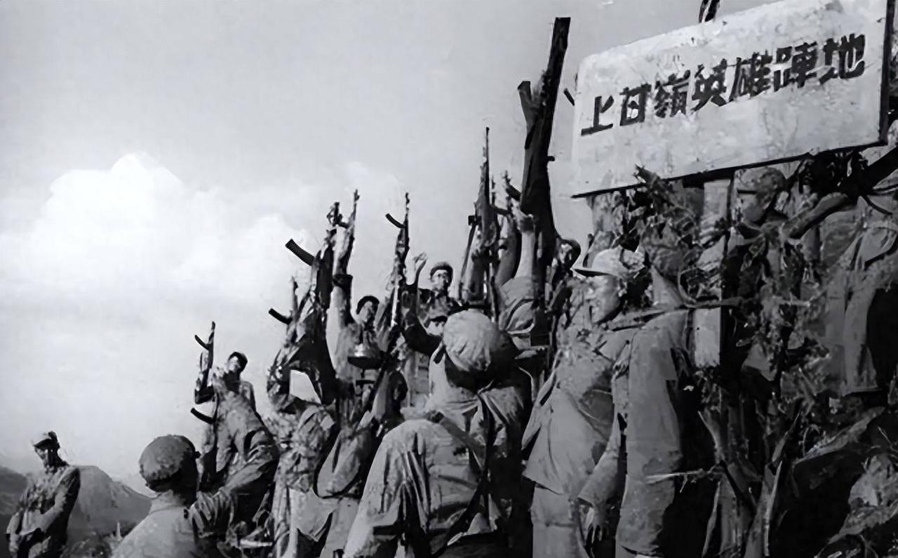 新兵守阵地时，见美军冲来很慌乱，忽然瞥见敌指挥官，便心生一计。胡修道，出生于十几