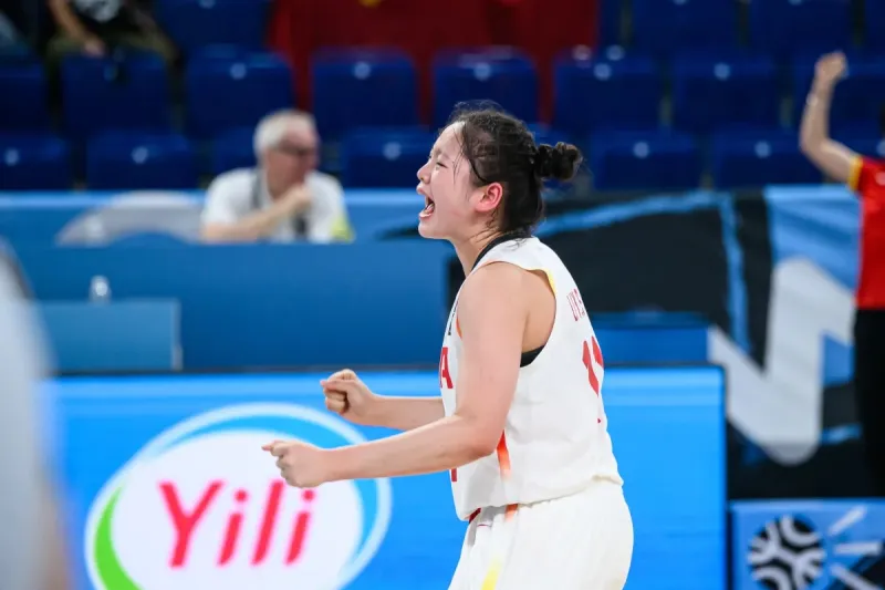 李沅珊全场21中10，三分14中5、罚球6中5砍下30分2板1助2断