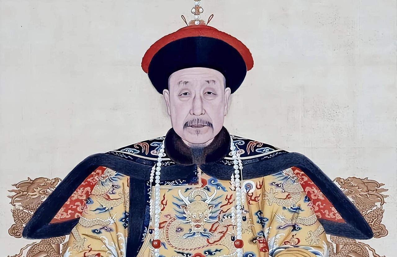 乾隆之所以能活到89岁，主要原因是他经常锻炼，而且还常喝鹿血。 

乾隆皇帝，爱