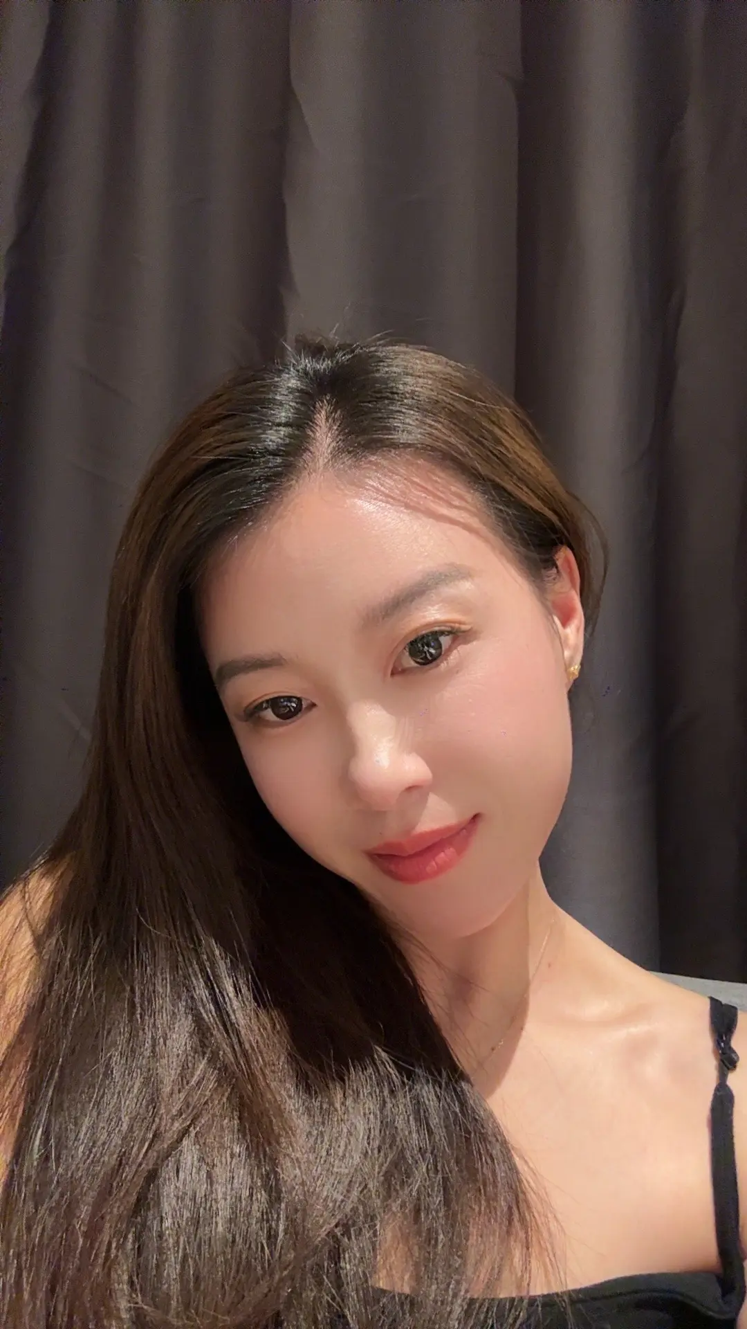 一辈子遇到一个懂你，宠你，爱你，信你，陪你的人，只需一人就是最大的幸福……