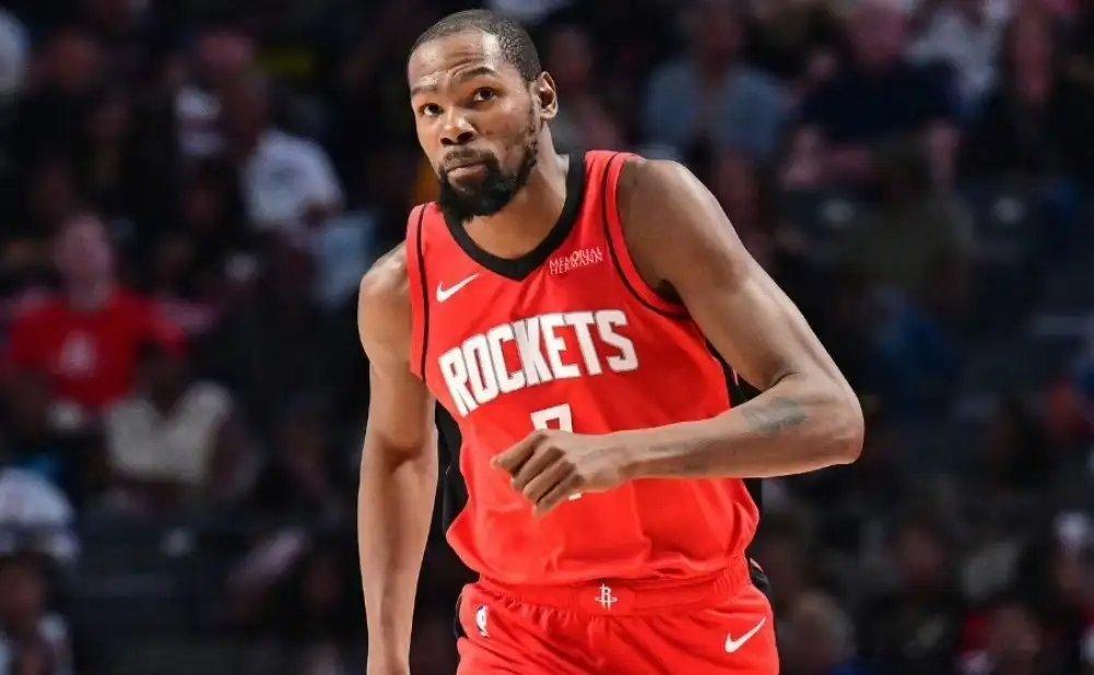 攻防两端差距显著！杜兰特力助火箭逆转，哈登低效致快船惨败NBA 在今日的NBA赛