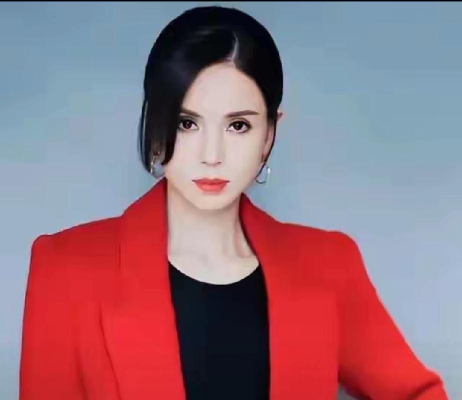 为爱倾尽上亿身家反被抛弃，60岁李若彤至今未婚，一生太唏嘘
 
      她是