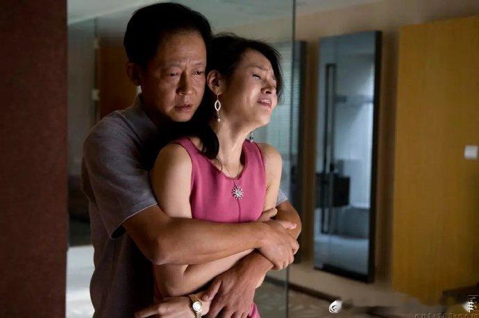 王志文演过各种出轨的中年男人角色，而演出轨对象女青年角色的各位女演员，于明加是演
