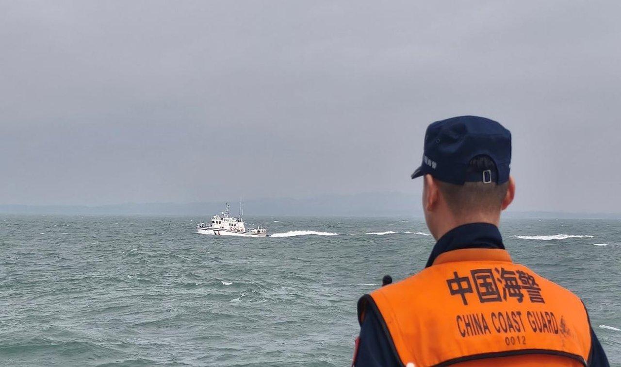 6月1日，中国海警岱山舰、白塔舰编队首次进入中国台湾岛以东海域，依法开展执法巡查