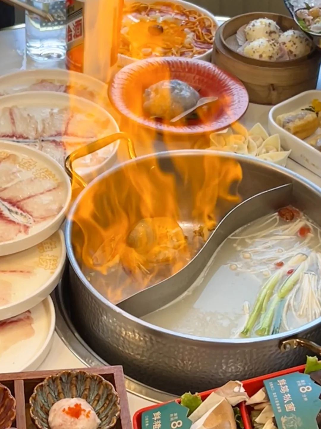 在成都！！会反复来吃的鱼捞火锅🍲！