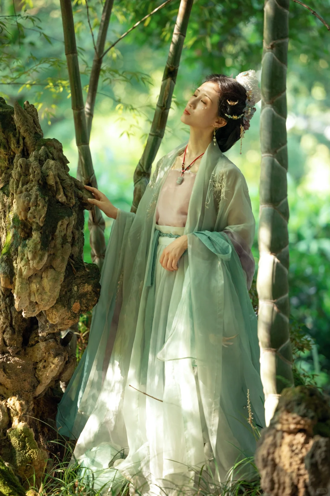 客片 在成都的高温天气里拍到的绝美宋制呀