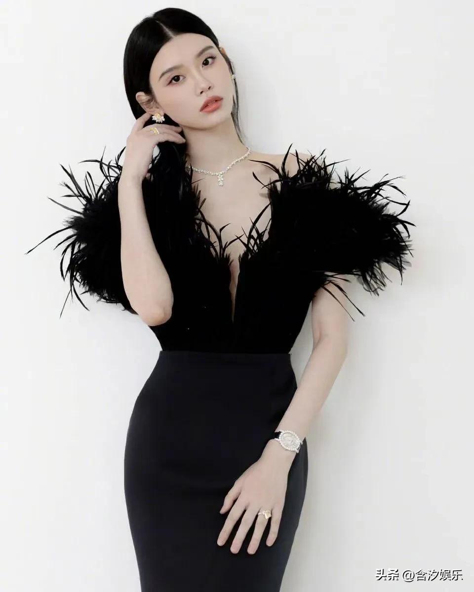 主持人问奚梦瑶：“你单身的时候，应该有很多人追你吧？”奚梦瑶说：“没人追我。”主