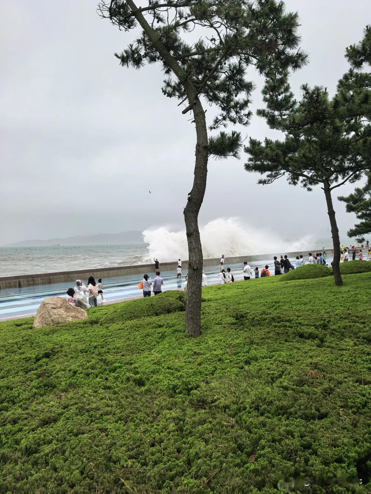 今天（7月30日，周四）A股盘面注定将是一场多空激烈博弈的“压力测试”

整，今